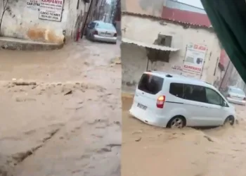 İzmir’i yine sağanak vurdu
