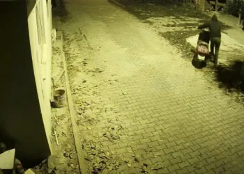 Bursa’da motosiklet hırsızı kameralara yakalandı