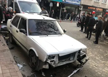 Bursa’da motosiklet kazası kameralara yansıdı