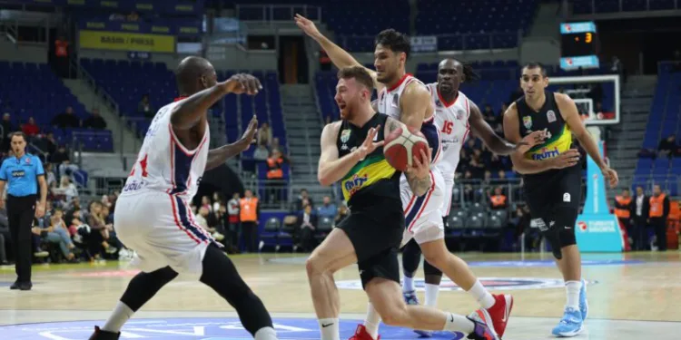 F.E.Bursaspor’dan Bahçeşehir Koleji galibiyeti: 74-69