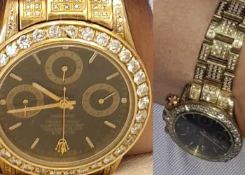 Polonya’da mezardan altın saat ve kravat çaldılar