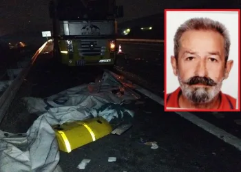 Arızalanan aracından inen sürücüye kamyon çarptı