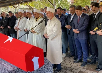 Maden işçisi Taner Şen son yolculuğuna uğurlandı