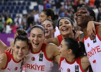 Türkiye, Slovenya engelini aştı