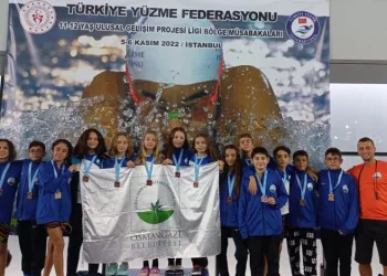 Osmangazili kulaçlar barajı geçti