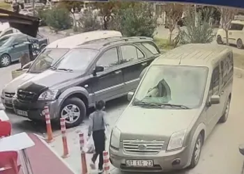 Dilendirilen çocuk arabanın altında kaldı