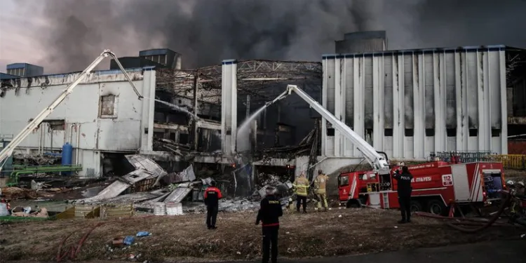 Bursa’daki fabrika yangını 11 saat sonra kontrol altında
