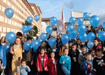 Mavi balonlar diyabet için gökyüzünde