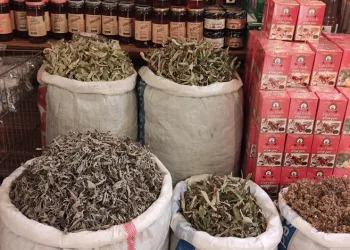 Öksürüğü geçmeyen soluğu aktarda alıyor