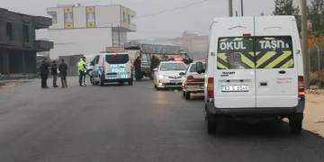 Öğrenci servisi zincirleme kazaya karıştı: 13 yaralı