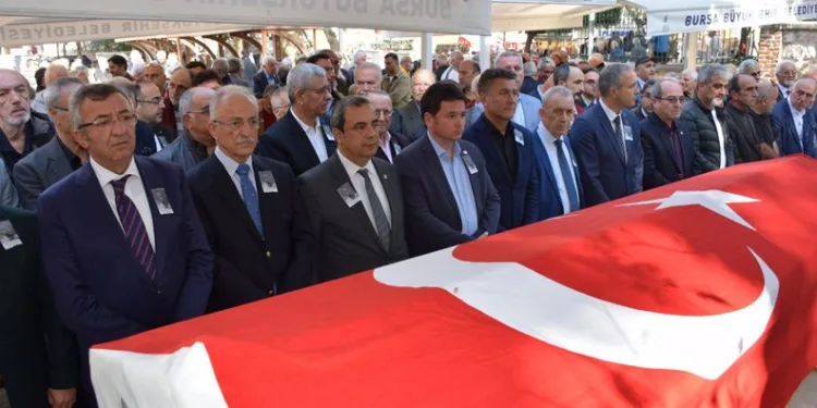 Eski siyasetçi Süleyman Genç’e veda