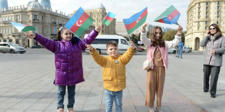 Azerbaycan Devlet Bayrak Günü’nü kutladı