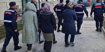 Kaçmaya çalışan 77 örgüt üyesi tutuklandı