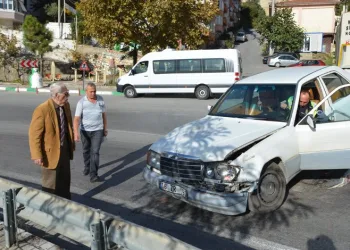 Hırsızlar Eşref Kolçak’ın otomobiline göz dikti