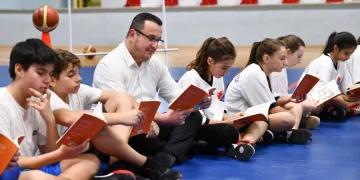 Mustafakemalpaşa’da önce kitap sonra spor