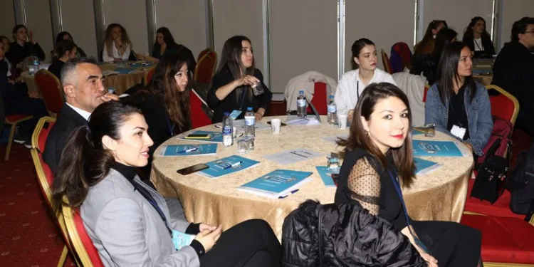 Çocukları sanata yönlendiren çalıştay