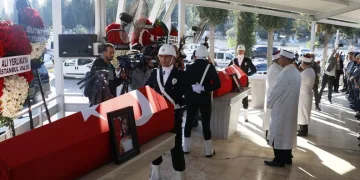 Ecrin ve babasının cenazesi toprağa verildi