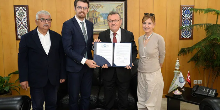 Bursa’da tıp öğrencilerine yeni burs desteği