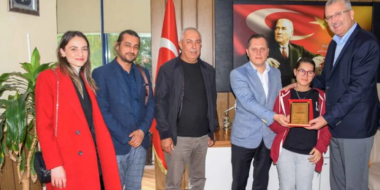 Karacabey’de eğitime tam destek