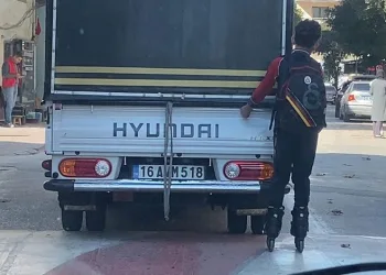 Bursa’da patenli öğrencinin tehlikeli yolculuğu
