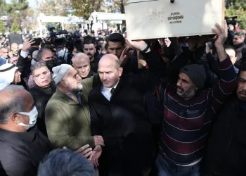 Bakan Soylu Bursa’da cenazeye katıldı