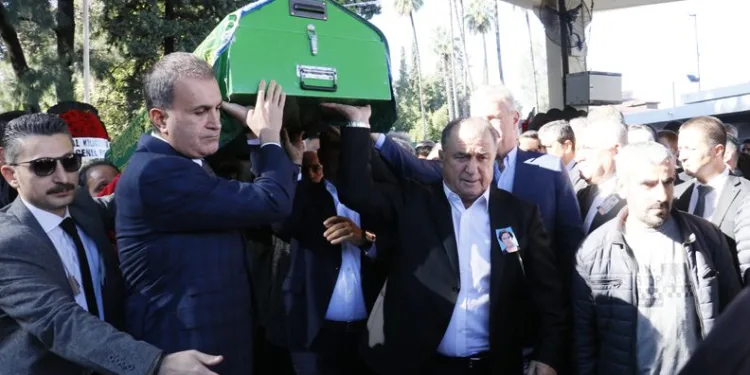 Fatih Terim’in annesi son yolculuğuna uğurlandı