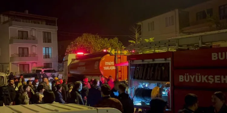 Bursa’da apartmanda çıkan yangın korkuttu