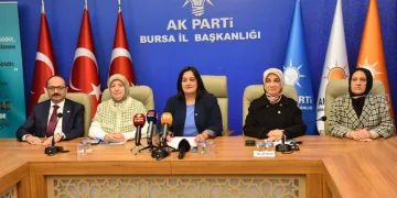 AK kadınlar “Kadına şiddete hayır” dedi