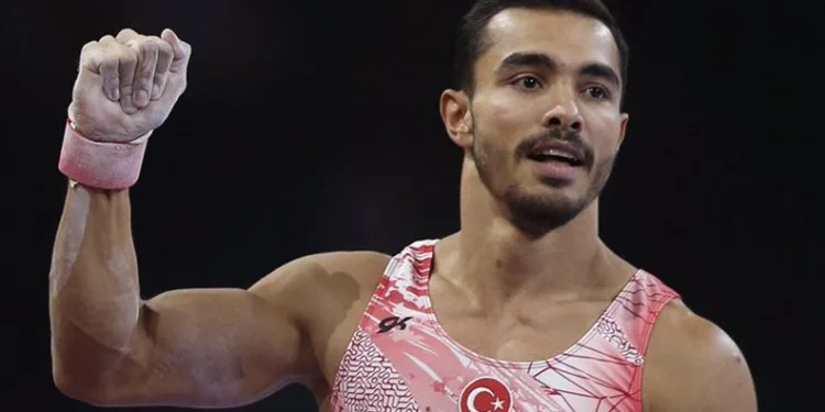 Milli cimnastikçi Ferhat Arıcan dünya dördüncüsü
