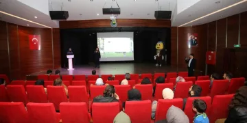 İnegöl’de temizlik hareketi eğiticilerin eğitimi ile başladı