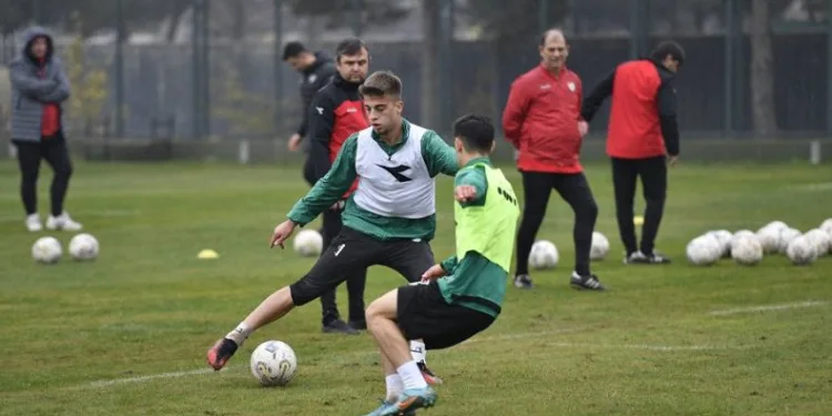 Bursaspor’da hazırlıklar sürüyor
