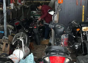 Bursa’da çaldığı motosikletleri depoda parçalayan zanlı yakalandı