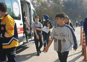 Bursa’da gıda zehirlenmesi! 13 öğrenci hastanelik oldu