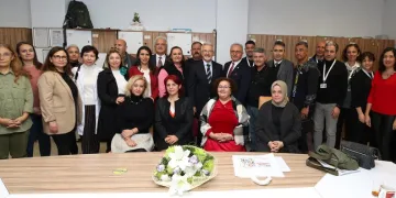 Başkan Erdem’den okullara Öğretmenler Günü ziyareti
