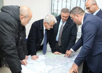 Turgay Erdem, Kurtuluş Mahallesi’nde vatandaşı dinledi