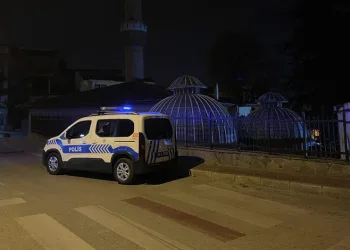Bursa’da hırsızlar tarihi caminin levhalarına göz dikti