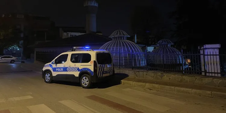 Bursa’da hırsızlar tarihi caminin levhalarına göz dikti