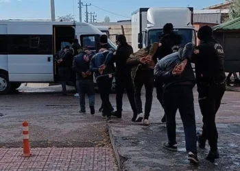 Kablo hırsızları suçüstü yakalandı