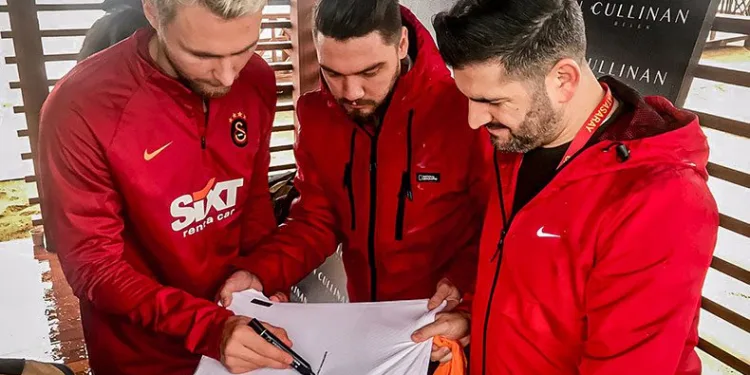 “Galatasaray ile şampiyonluk kazanmak istiyorum”