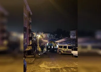 Otomobille çarpışan motosikletin sürücüsü yaralandı