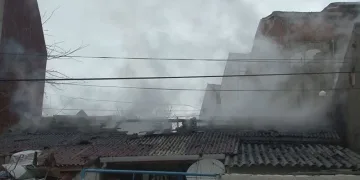 Gecekondu da korkutan yangın