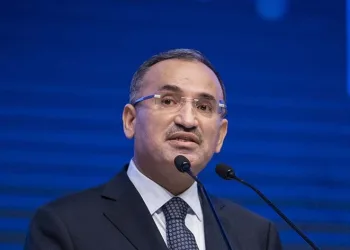 Bakanı Bozdağ: “Bombalı saldırıyı lanetliyorum”
