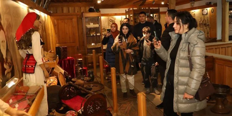 İnegöl’ün değerleri yabancı turistlere tanıtılıyor