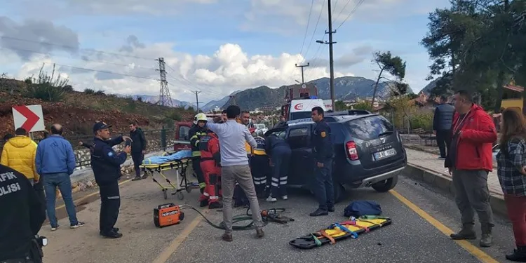 Muğla’da orman aracı ile otomobil çarpıştı