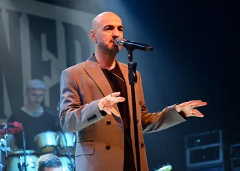 Soner Sarıkabadayı Bursa’da sevenleriyle buluştu