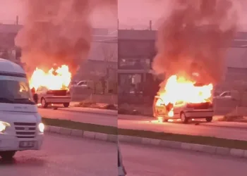 Bursa’da bir otomobil alev alev yandı
