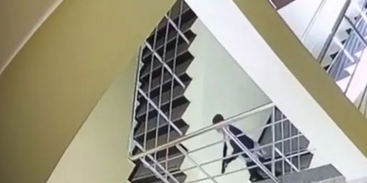Binaya 3 ayrı patlayıcı koydu