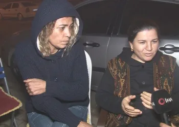 Hatay’da vatandaşlar geceyi sokakta geçiriyor