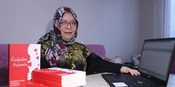 Tek parmağı ile hayata tutundu