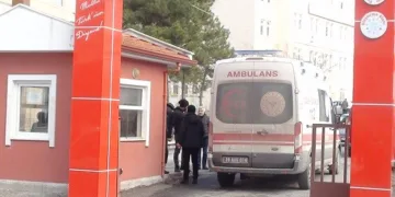 Çorum’da okul önünde bıçaklandı